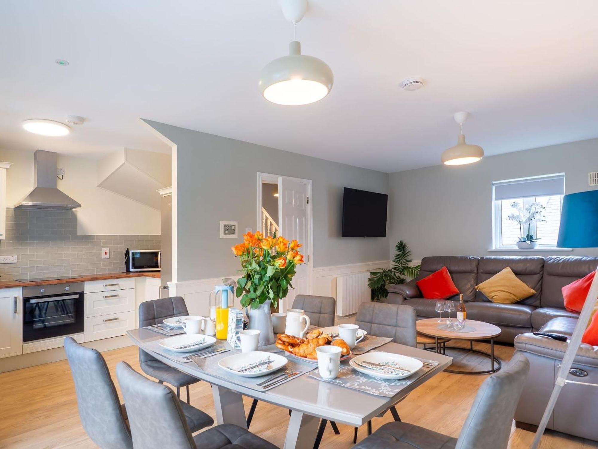 Eve'S Townhouse Apartment Клифдън Екстериор снимка