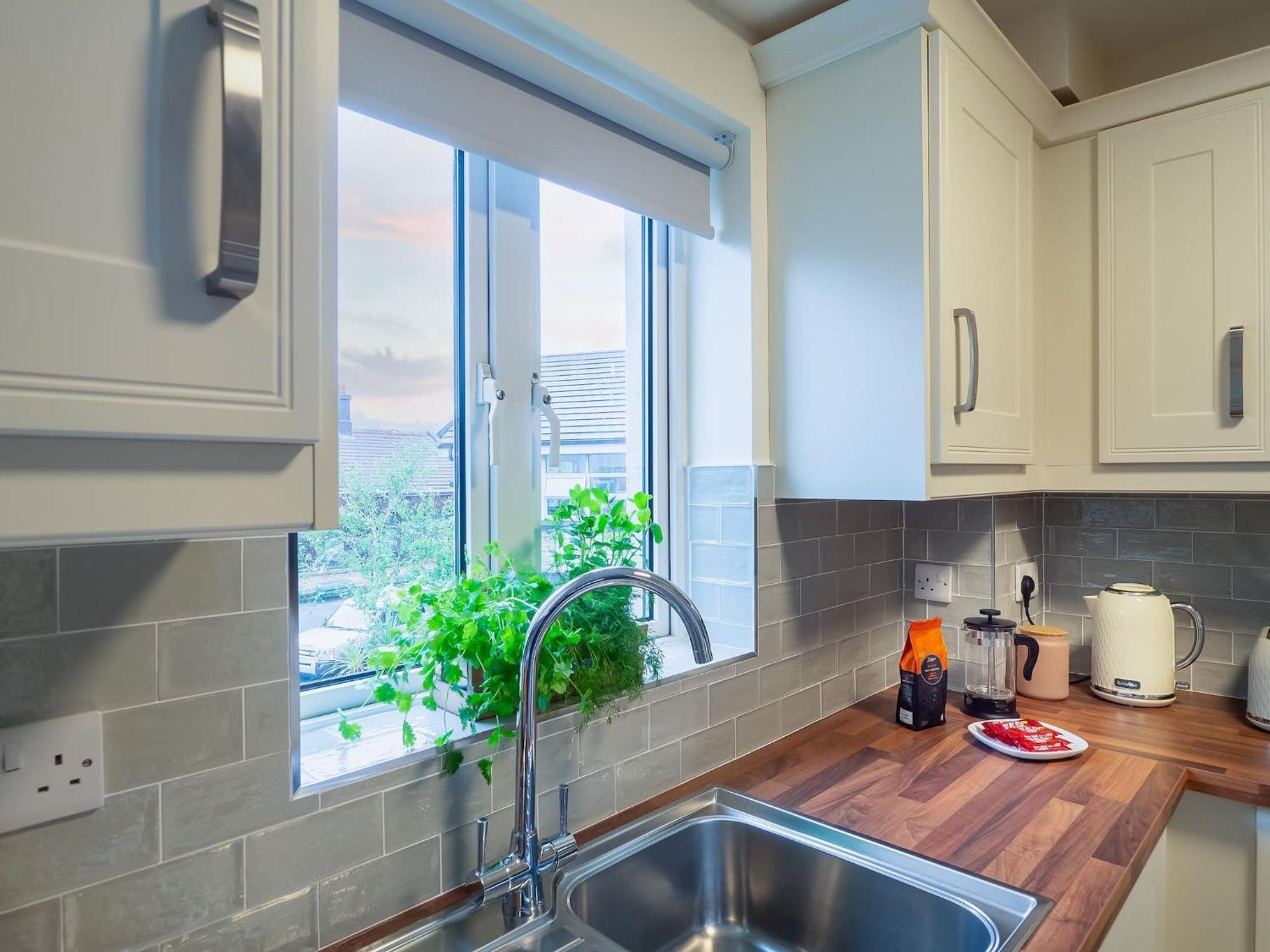 Eve'S Townhouse Apartment Клифдън Екстериор снимка